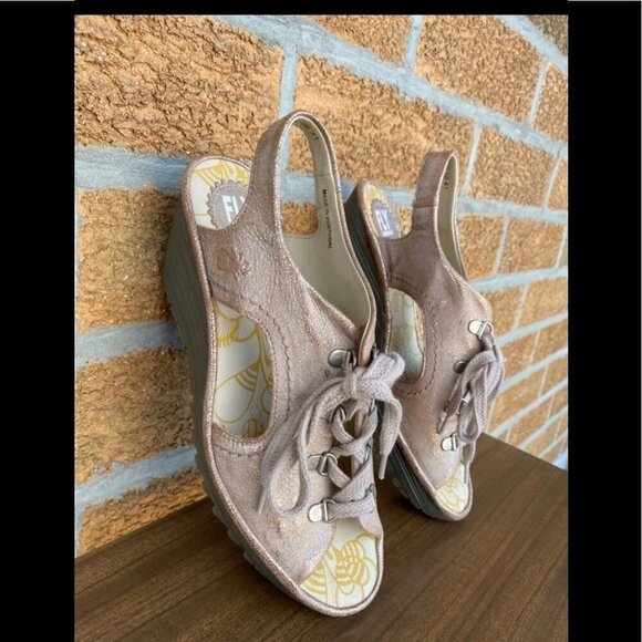 Fly London Yifa Luna Gold Metallic sandals 10.5 - Picture 7 of 9